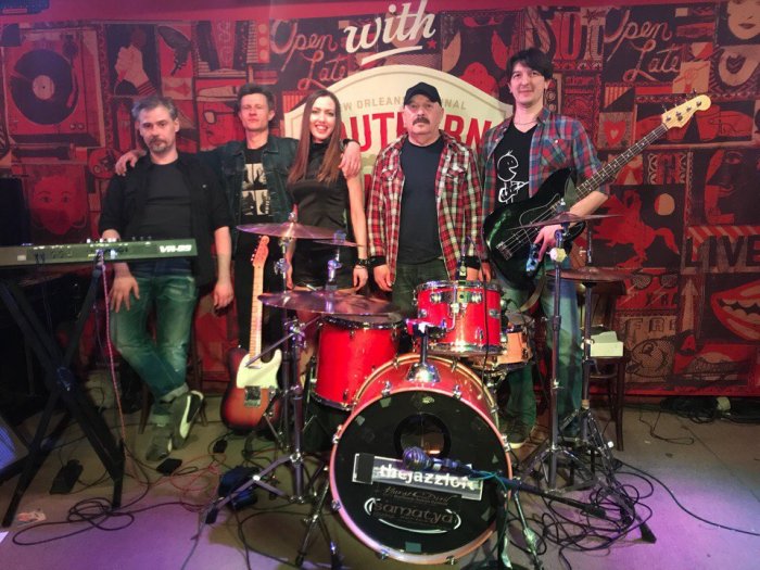 Simple Riff Simple Riff